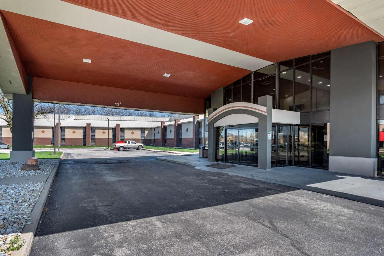 Econo Lodge Lafayette Bagian luar foto
